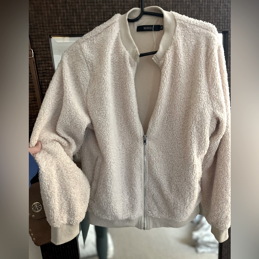 Crème Fuzzy Jacket